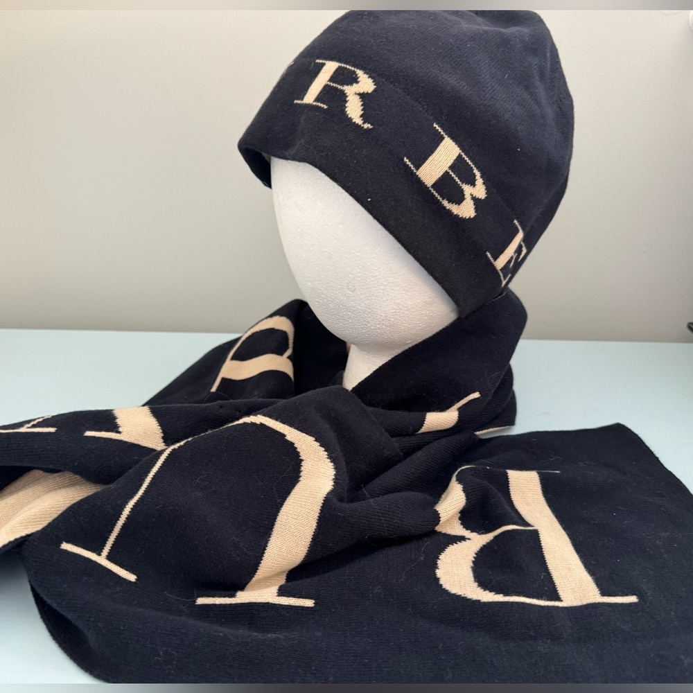 Burberry boys set - hat/scarf